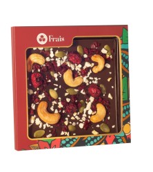 барельеф с ягодами и орехами