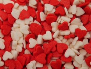 сердечки красно белые