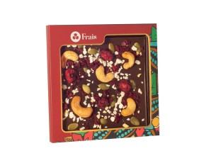 барельеф с ягодами и орехами